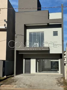 Casa de Condomínio com 3 Quartos para alugar, 137m² no Santa Cândida, Curitiba