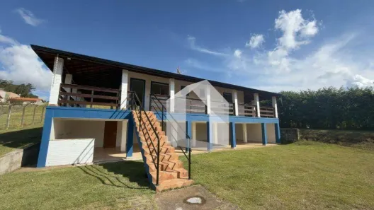 Fazenda/Sítio com 3 Quartos à venda, 2263m² no Centro, Poços de Caldas