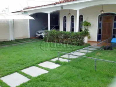 Casa com 3 Quartos à venda, 156m² no Umuarama, Uberlândia