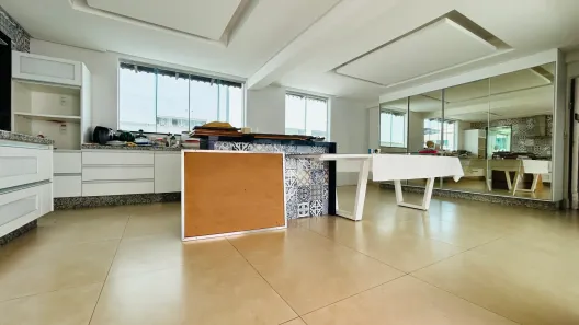 Casa de Condomínio com 4 Quartos à venda, 380m² no Residencial Granville, Goiânia