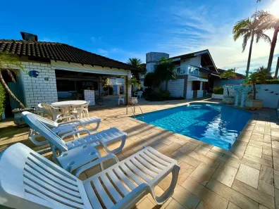 Sobrado com 5 Quartos à venda, 365m² no Jardim Casablanca, Peruíbe