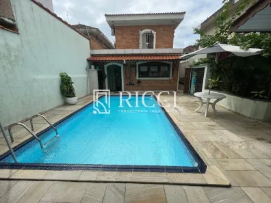 Sobrado com 5 Quartos à venda, 351m² no Embaré, Santos