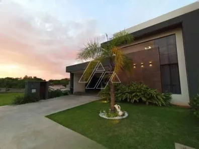 Casa de Condomínio com 3 Quartos para alugar, 160m² no Jardim Maria Izabel, Marília