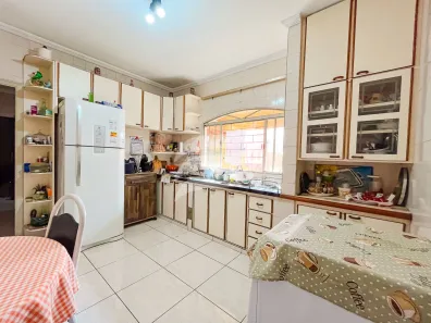 Casa com 3 Quartos à venda, 216m² no Planalto, Araçatuba