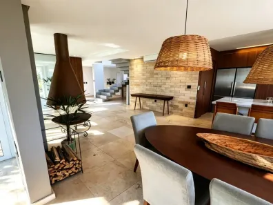 Casa com 4 Quartos para alugar, 350m² no Campeche, Florianópolis