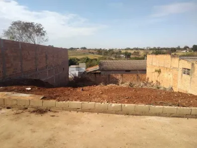 Lote/Terreno à venda, 352m² no Jardim Universal, Araraquara