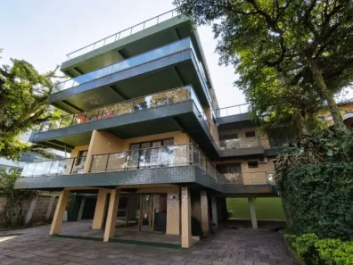 Apartamento com 3 Quartos para alugar, 154m² no Vila Assunção, Porto Alegre