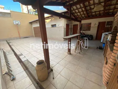Casa com 3 Quartos à venda, 210m² no Castelo, Belo Horizonte