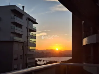 Apartamento com 2 Quartos para alugar, 98m² no Centro, Florianópolis