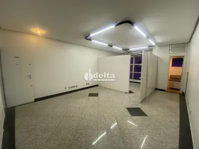 Ponto Comercial para alugar, 46m² no Centro, Uberlândia
