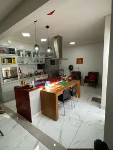 Sobrado com 3 Quartos à venda, 200m² no Jardim Vitória, Goiânia