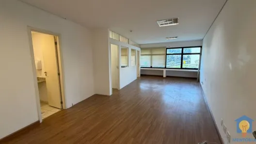 Sala Comercial para alugar, 53m² no Bosque do Vianna, Cotia
