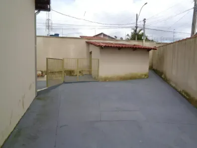 Casa com 3 Quartos para alugar, 130m² no Jardim Indaiá, Nerópolis