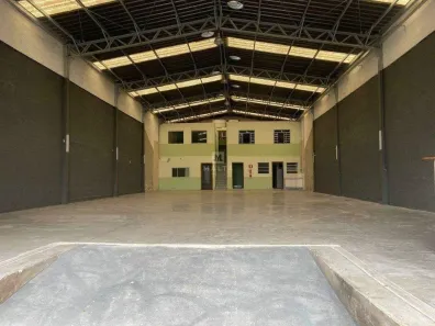 Galpão/Depósito/Armazém com 3 Quartos para alugar, 360m² no Copacabana, Belo Horizonte