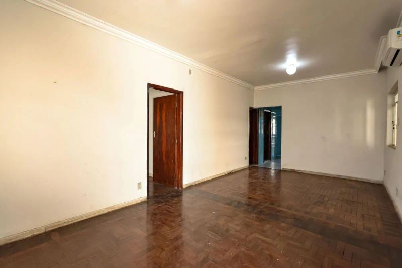 Casa com 5 quartos — Caiçaras, Belo Horizonte