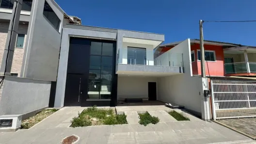 Casa de Condomínio com 4 Quartos à venda, 200m² no Engenho da Praia, Macaé