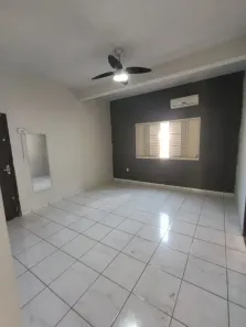 Sobrado com 2 Quartos para alugar, 320m² no Jardim Presidente, Cuiabá
