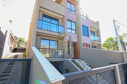 Sobrado com 3 Quartos à venda, 225m² no Tingui, Curitiba