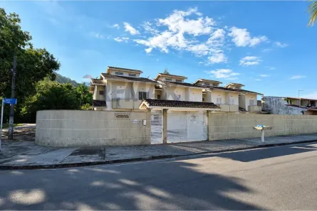 Casa com 2 Quartos à venda, 96m² no Cidade Jardim, Caraguatatuba
