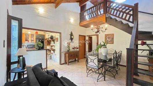 Casa com 5 Quartos à venda, 200m² no Nonoai, Porto Alegre