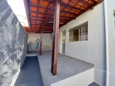 Casa com 2 Quartos para alugar, 48m² no Milionários (Barreiro), Belo Horizonte