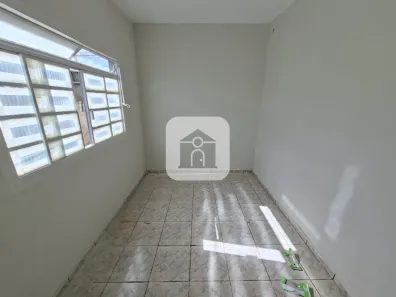 Casa com 3 Quartos para alugar, 100m² no Custódio Pereira, Uberlândia