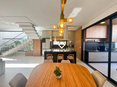 Casa de Condomínio com 4 Quartos à venda, 205m² no Jardim Jacinto, Jacareí