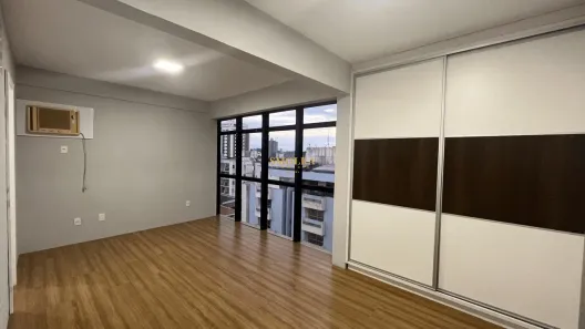 Sala Comercial à venda, 46m² no Kobrasol, São José