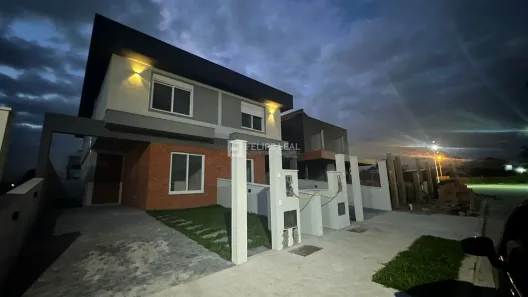 Sobrado com 4 Quartos à venda, 158m² no Canasvieiras, Florianópolis