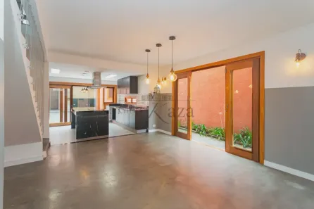 Sobrado com 3 Quartos à venda, 221m² no Planalto Paulista, São Paulo