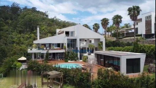 Casa de Condomínio com 4 Quartos para venda ou aluguel, 1600m² no Cacupé, Florianópolis