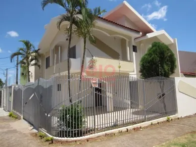 Sobrado com 4 Quartos para alugar, 176m² no Jardim Monte Carlo, Maringá
