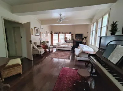 Sobrado com 4 Quartos à venda, 254m² no Independência, Porto Alegre