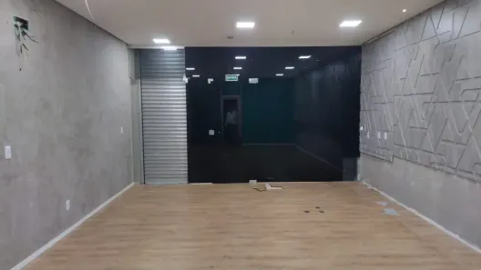 Prédio Residencial para alugar, 58m² no Santa Maria, Brasília