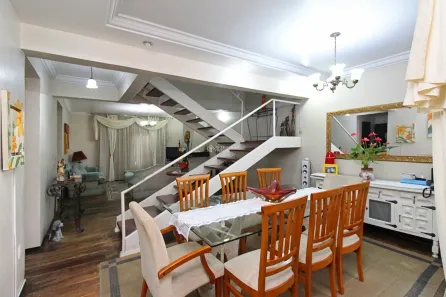 Casa com 3 Quartos à venda, 238m² no Jardim Itu, Porto Alegre
