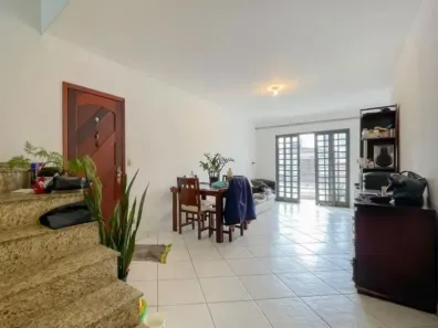 Casa com 3 Quartos à venda, 220m² no Jaguaribe, Osasco