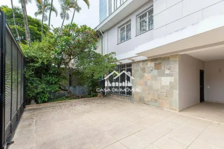 Casa com 3 Quartos à venda, 225m² no Vila Cordeiro, São Paulo