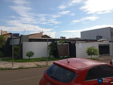 Casa com 3 Quartos à venda, 255m² no Petrópolis, Londrina