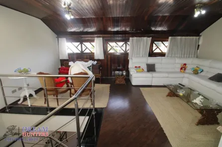 Casa com 3 Quartos à venda, 327m² no Portão, Curitiba