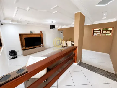 Sobrado com 3 Quartos à venda, 250m² no Jardim Maria Amélia, Jacareí