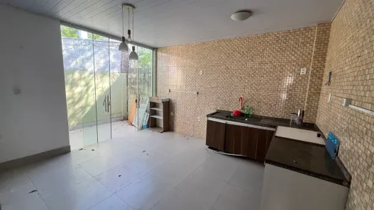 Casa de Condomínio com 3 Quartos à venda, 120m² no Petrópolis, Várzea Grande