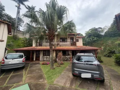 Casa com 3 Quartos à venda, 190m² no Jardim Glória, Juiz de Fora