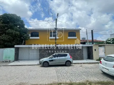 Casa com 5 Quartos à venda, 250m² no Campo Grande, Recife