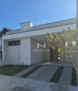Casa de Condomínio com 3 Quartos para alugar, 150m² no Jardim Jacinto, Jacareí