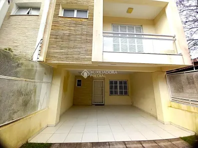 Casa com 3 Quartos para alugar, 180m² no Ipanema, Porto Alegre