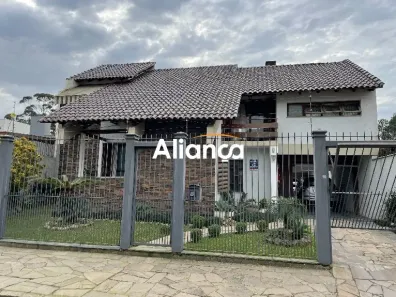 Casa com 4 Quartos para alugar, 250m² no Vila Eunice Nova, Cachoeirinha