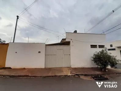 Casa com 2 Quartos à venda, 101m² no Conjunto Costa Telles II, Uberaba