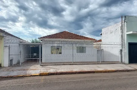 Casa com 3 Quartos para alugar, 147m² no Estação, Franca