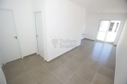 Casa de Condomínio com 2 Quartos para alugar, 43m² no Três Vendas, Pelotas