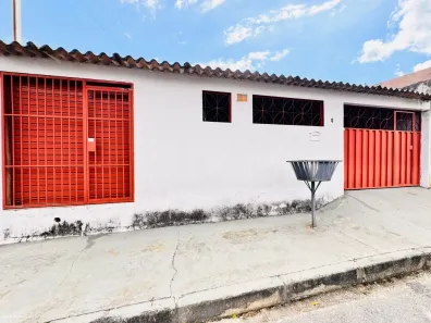 Casa com 3 Quartos à venda, 150m² no Santa Maria, Brasília